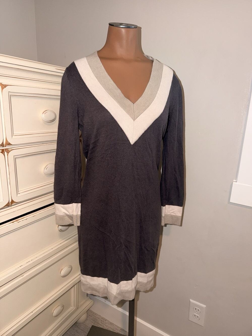 Venus Sweater Dress V Neck Body on Size Medium
